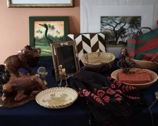 Art and baskets and jewelry from Uganda 