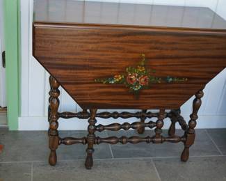 Unique antique drop leaf table. Check out the grain!