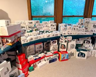 Department 56 - Dickens Village, Snow Village and North Pole