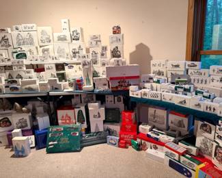 Department 56 - Dickens Village, Snow Village and North Pole