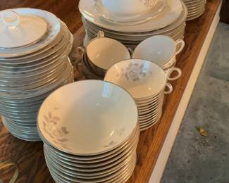Noritake Ivory Fine China Dinnerware Set with Rose Motif Set of 12