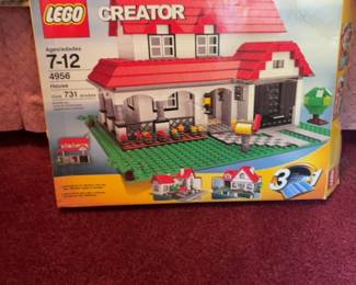 LEGO Creator House Set 4956 - 3-in-1 Build