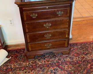 Traditional Wooden 4-Drawer Jewelry Armoire 28 x 16 x 33