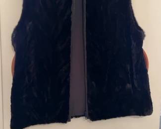 Reversible Mink Fur Zip-Up Vest in Black