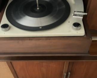 Mid-Century Modern Record Player Console with Storage 45 x 17 x 45