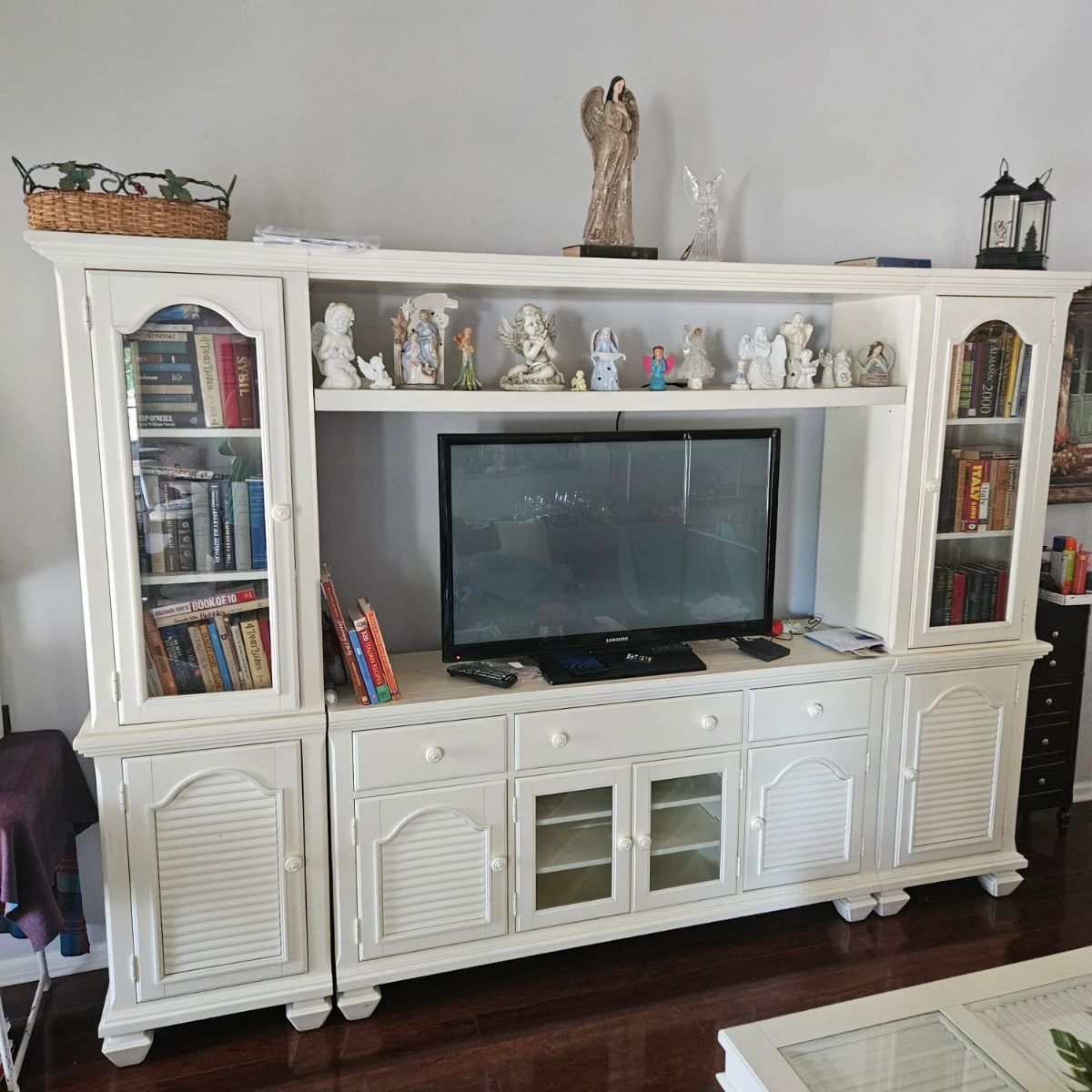 Amazing Entertainment center/Bar