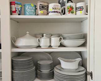 Kitchen dishes
