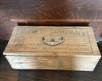 Swift & Co Vintage Wood box 