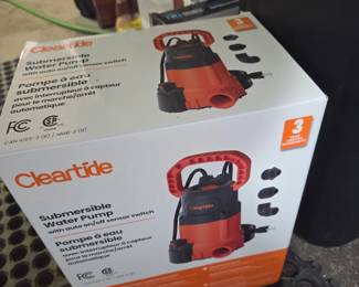Submersible water pump