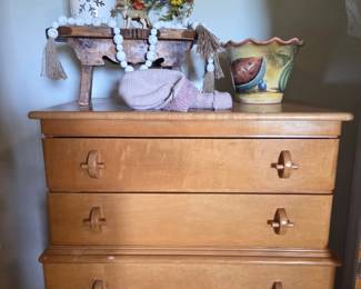 Mid-Centruy chest of drawers
