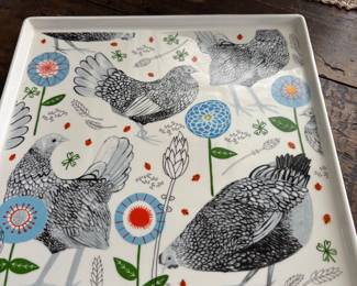 Stoneware plate with chicken decor 