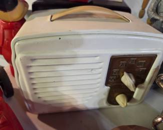 Vintage Temple table radio