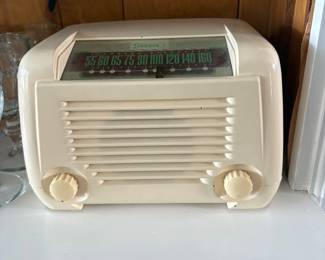 1947 Sonora Ivory /Bakelite AM Radio