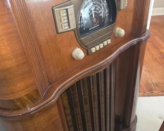 Antique Zenith radio