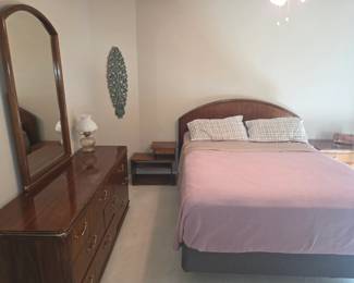 Vintage Thomasville bedroom suite