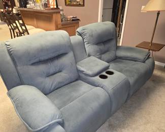 Electric reclining loveseat