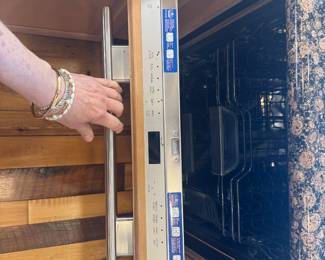 High end dishwasher.   NOT AT THIS LOCATION.  CLIENT REMODEL.  PLEASE INQUIRE