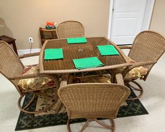 Game table/dinette set