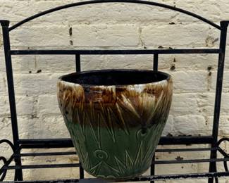 Large Ransbottom Sun and moon pot