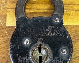 Vintage Frame six lever lock
