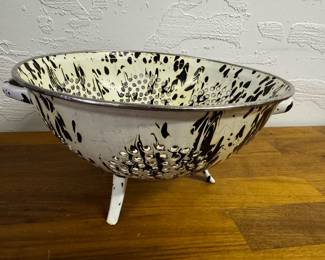 Vintage strainer or fruit bowl