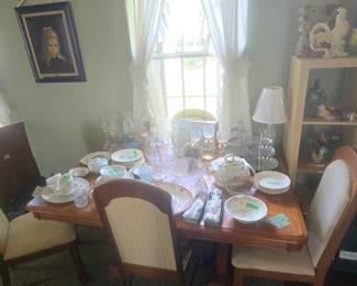 Dishes & dinning room table 