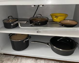 Pots and pans / cooking items 