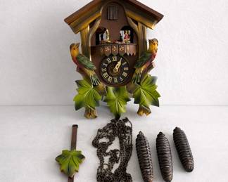 Vintage German Black Forest Cuckoo Clock Circa 1960s–1980s – Handcrafted Wood Chalet Style