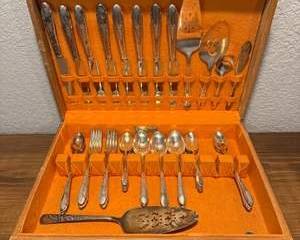 Wm. Rogers & Son AA Silver-Plated Flatware Set