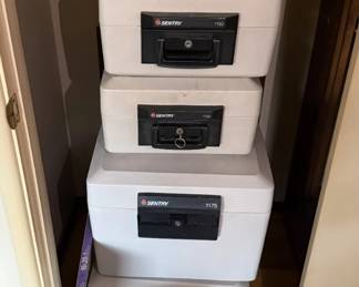 safes (w/ keys)