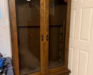 Gun cabinet