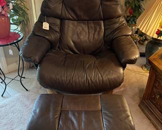 Norway Stressless by EKORNES Leather recliner/ottoman
