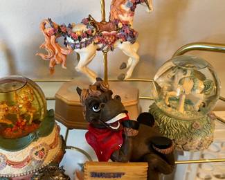 Carousel, music boxes