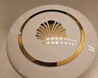 ESTEE LAUDER WHITE LINEN PERFUMED BODY POWDER