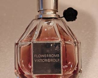 VIKTOR & ROLF FLOWERBOMB EAU DE PARFUM
