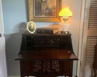 This is an antique radio.