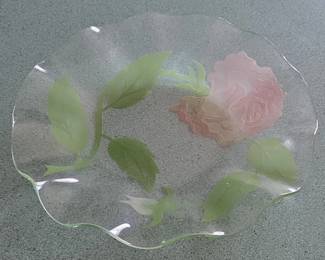 Sydenstricker Glass Rose Serving Dish
