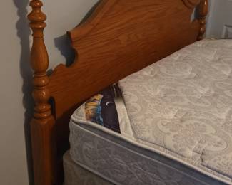 Queen Size Oak Bed Frame with Serta Mattress third image