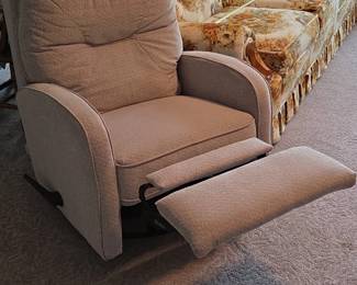 LaZBoy Recliner Swivel Chair third image