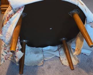 Floral Tufted Ottoman second image
