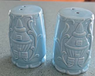 Vintage Kentucky Salt and Pepper Shakers third image