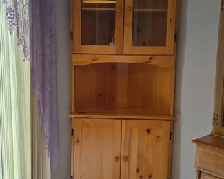 Pine Corner Hutch