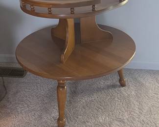 Ethan Allen Heirloom Nutmeg Maple TwoTiered Accent Table