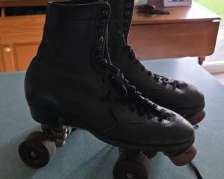 Betty Lytle by Hyde Roller Skates second image