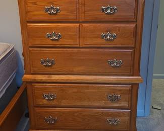 Vaughan Bassett Oak Chest of Drawers