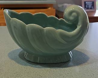 Haeger Shell Planter