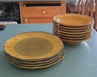 Bienvenue Yellow Floral Dinner Plates  Bowls