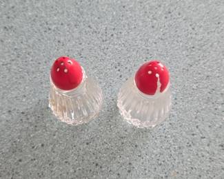 Hazel Atlas Glass Salt and Pepper Shakers second image