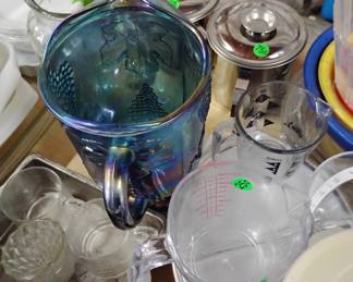 Carnival picture, measuring cups