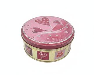 Vintage Heart-Themed Round Cookie Tin